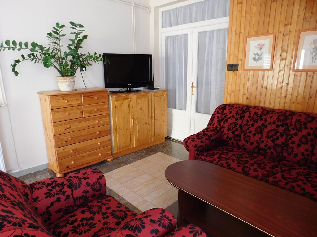 Xxl Apartman 잘라카로쉬 외부 사진