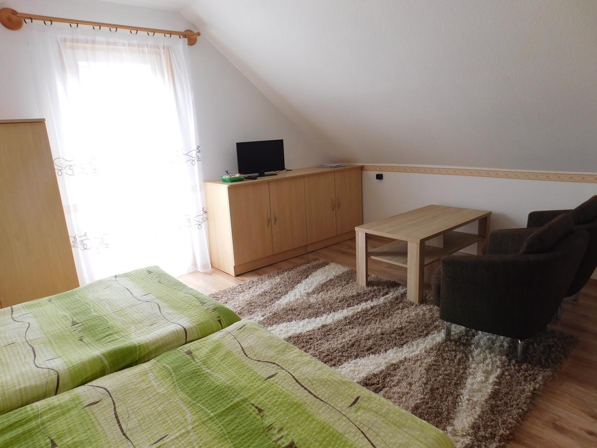 Xxl Apartman 잘라카로쉬 외부 사진